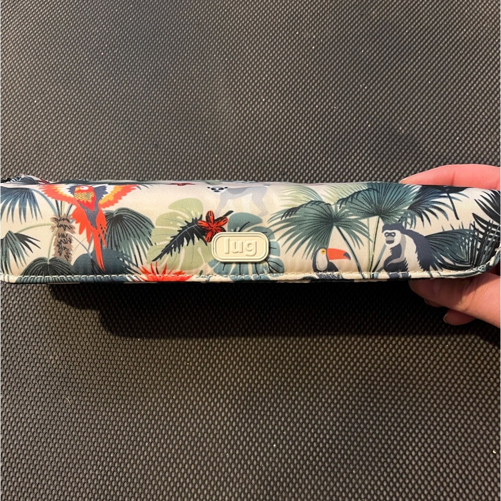 Lug Pill Box Holder